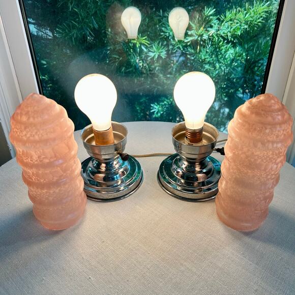 Vintage Art Deco Pink Torpedo Glass Lamps, Skyscraper Frosted Boudoir Lamp Set - Picture 4 of 13